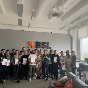 Наши резиденты проходят стажировку в IT-компании BSL - КИБЕРшкола программирования для детей, компьютерные курсы для школьников, начинающих и подростков - KIBERone г. Сокуры